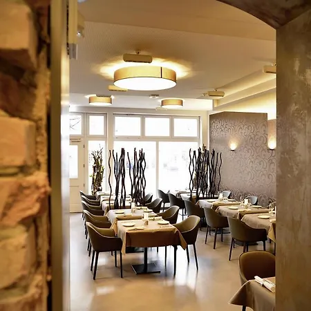 Zum Lowen Hotel